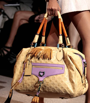 Safari-Themed Bag Ads : Louis Vuitton 2010, Louis Vuitton Bags