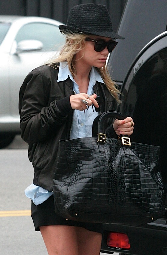 Olsen Twins with a Hermes Bag, ETOILE LUXURY VINTAGE  Hermes constance, Hermes  constance bag, Olsen twins