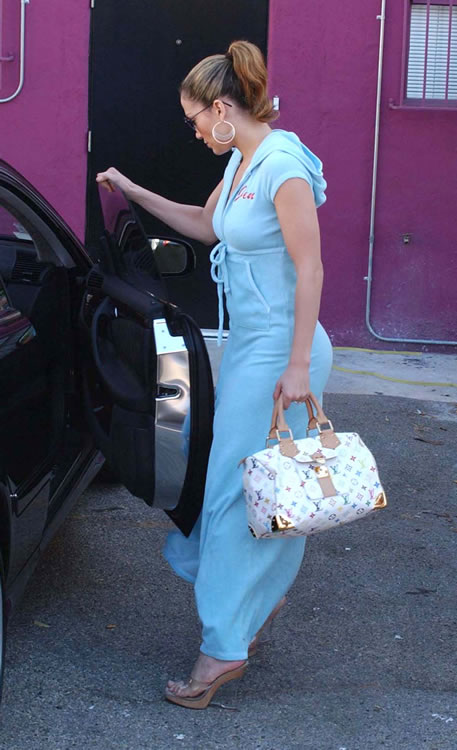 The Many Bags of Jennifer Lopez - PurseBlog