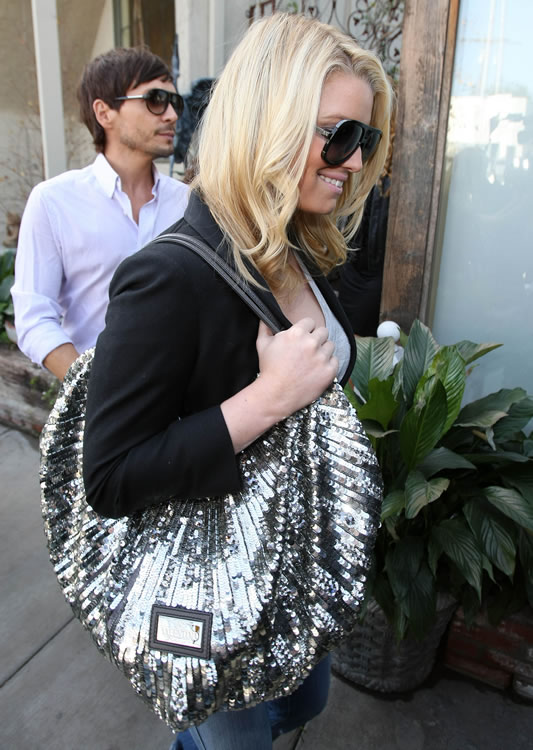 Jessica Simpson brings her LV bag camping #jessicasimpson #nicklachey
