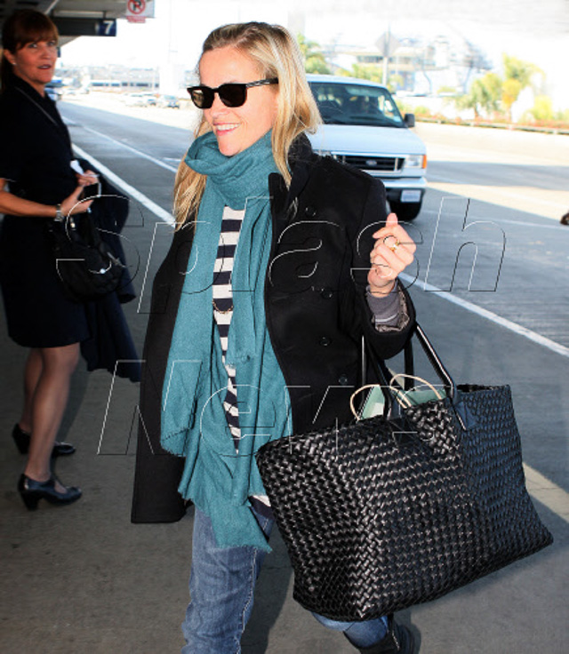 Reese Witherspoon with Louis Vuitton Neverfull Mon Monogram Bag - Spotted  Fashion