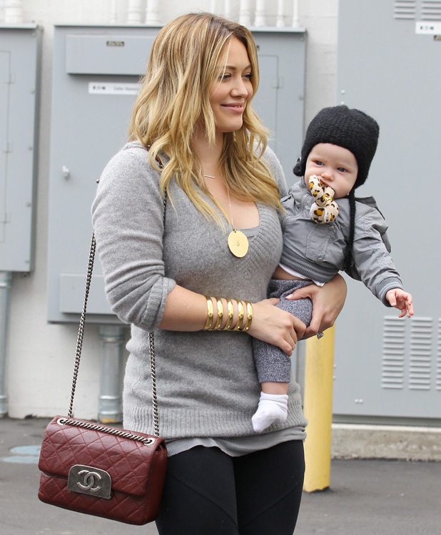 Hilary Duff Totes Louis Vuitton's Speedy Bandouliere 25 Crossbody