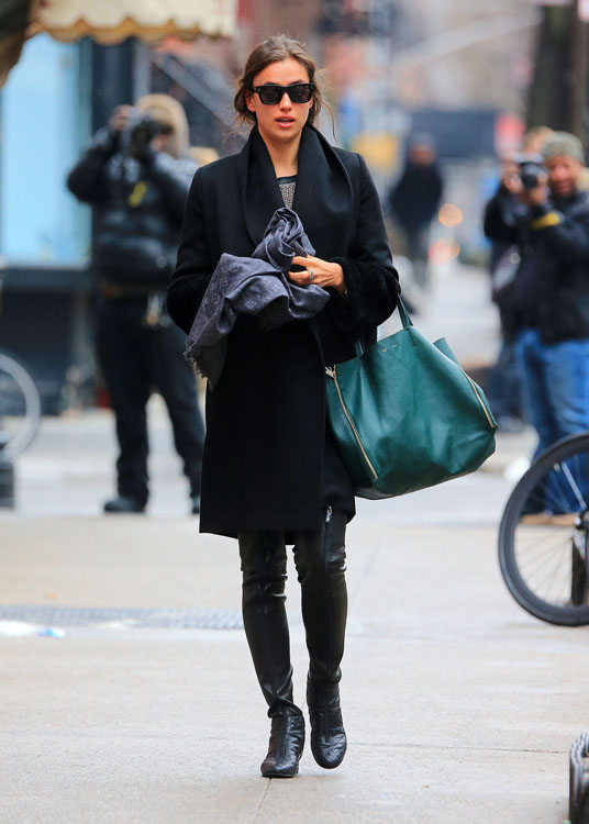 Irina Shayk Louis Vuitton Scarf  Irina shayk street style, Irina shayk,  Cold weather outfits