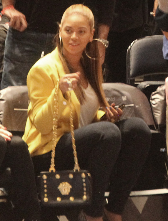Beyoncé Carried A Mystery Bag & Everyone Else Carried Coach Last Week -  PurseBlog