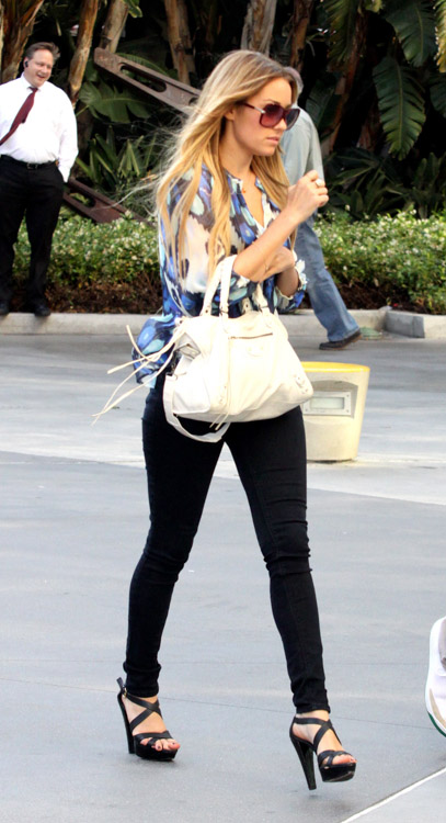Lauren Conrad Shopping at Chanel in Los Angeles August 20, 2008 – Star Style