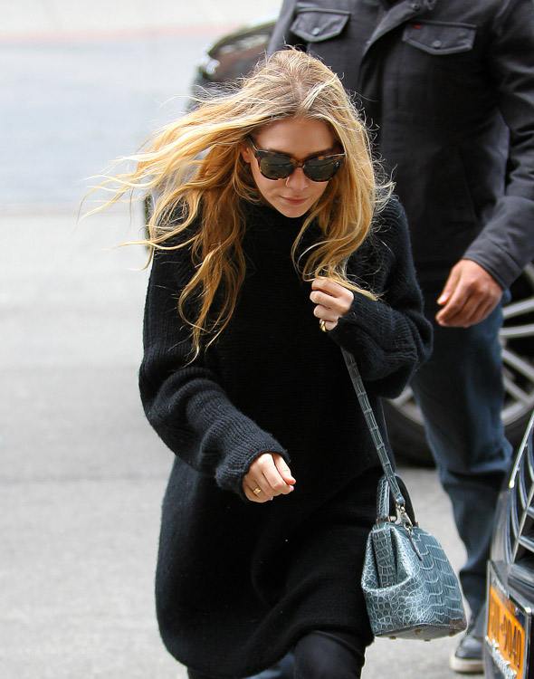 Mary-Kate Olsen steps out in a petite alligator bag from The Row ...