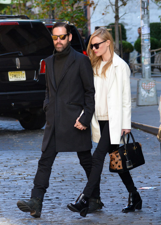 Kate Bosworth Strolls Nyc With Her New Husband And A Burberry Bag Purseblog