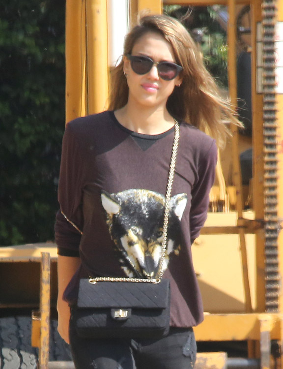 Jessica Alba Has Been Keeping a Lower Profile Lately, but Her Bag Game is  Still Great - PurseBlog