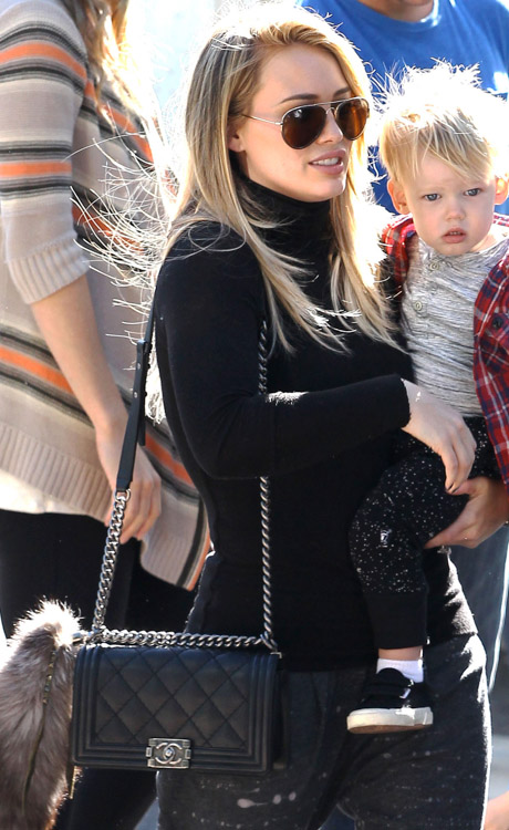 Celebs Mostly Eschew Color and Stick to Classic Black Bags from Chanel,  Rebecca Minkoff and The Row - PurseBlog