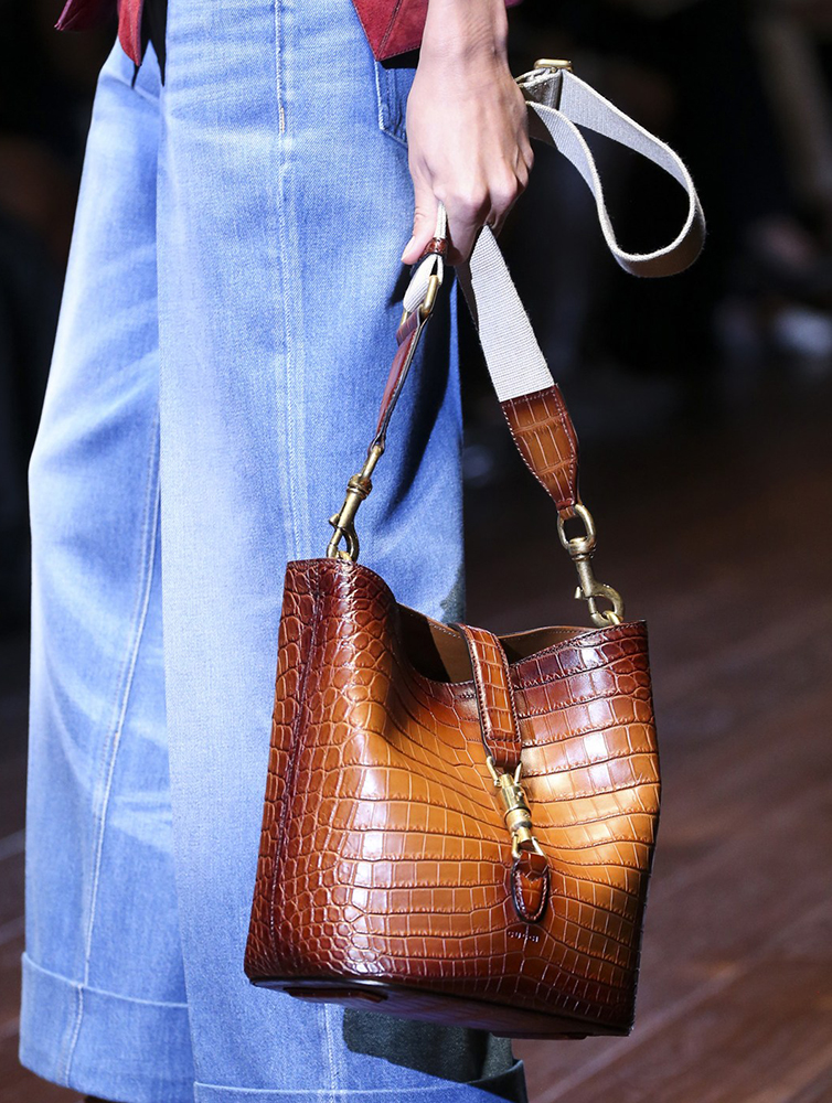 Celebs Vogue with New Bags from Burberry, Versace and Louis Vuitton -  PurseBlog