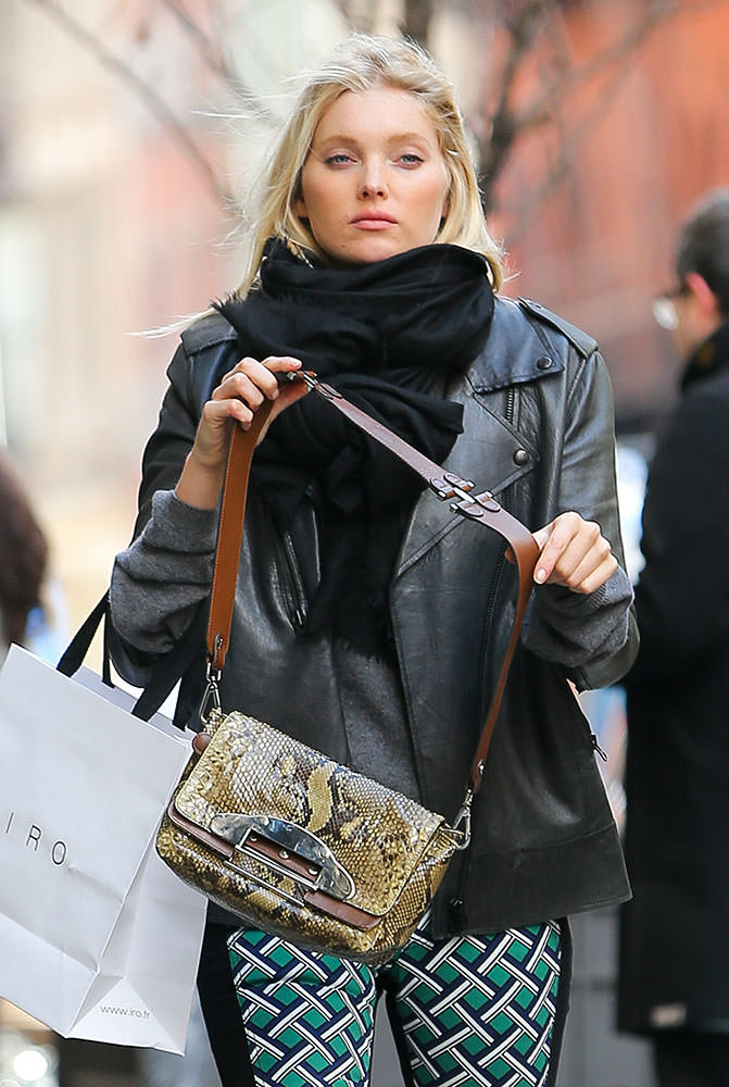 Karlie Kloss Among the First To Carry the New Louis Vuitton Soft Lockit -  PurseBlog