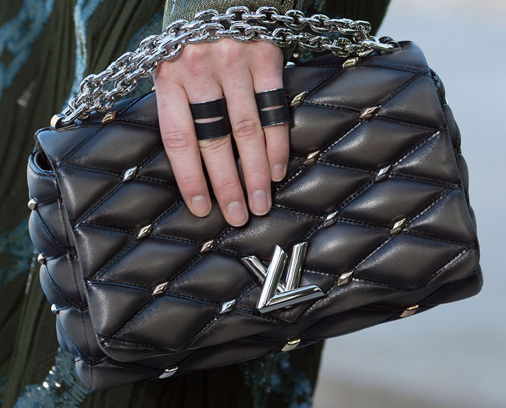 Luz de Vida: Vogue Mexico Features Louis Vuitton's Cruise 2016 Collection –  Fashion Gone Rogue