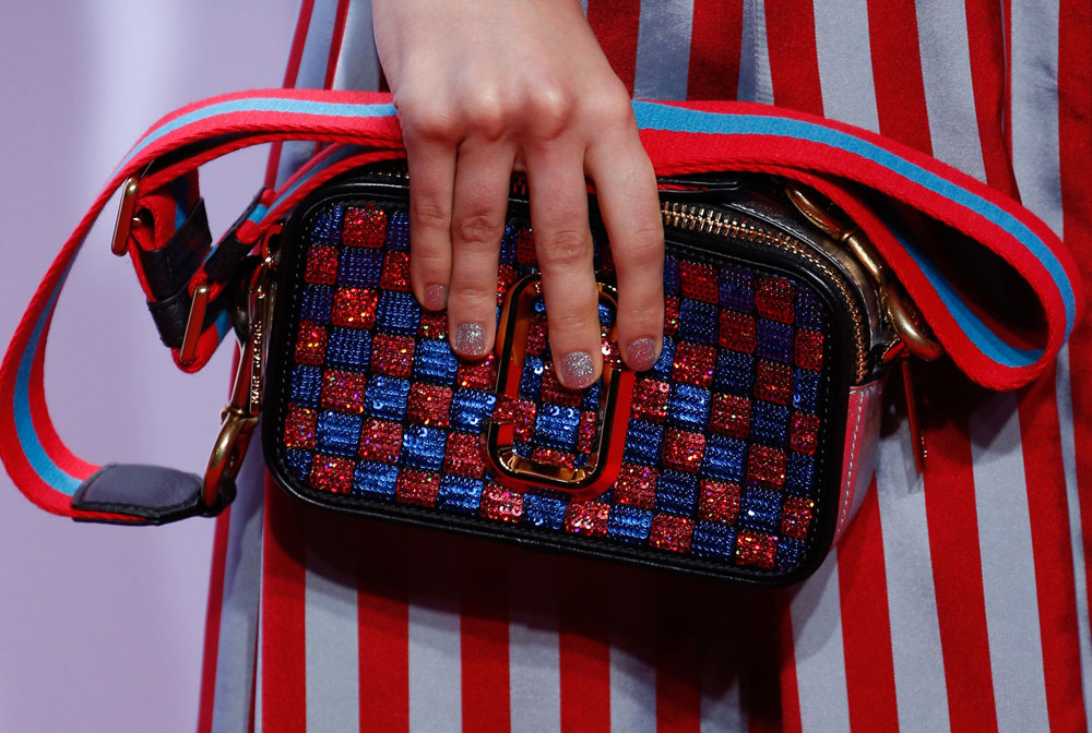 Marc Jacobs Debuts Beautifully Embellished Bags on His Spring 2016 ...