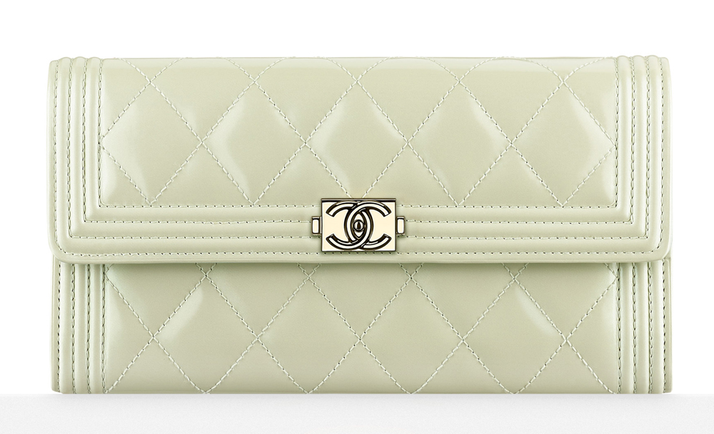 Chanel’s Spring 2016 Pre-Collection Accessories Include New WOCs and ...