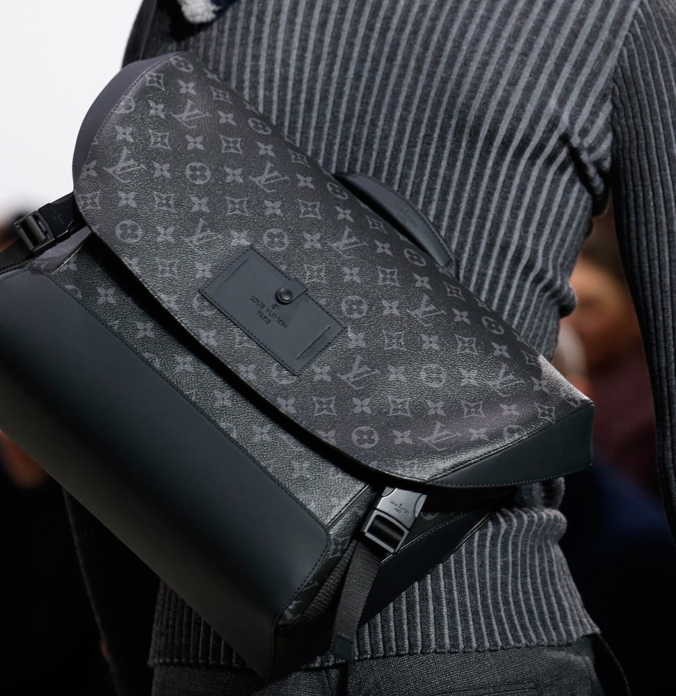 Louis Vuitton Men's Messenger Voyage Pm Shoulder Bag Monogram