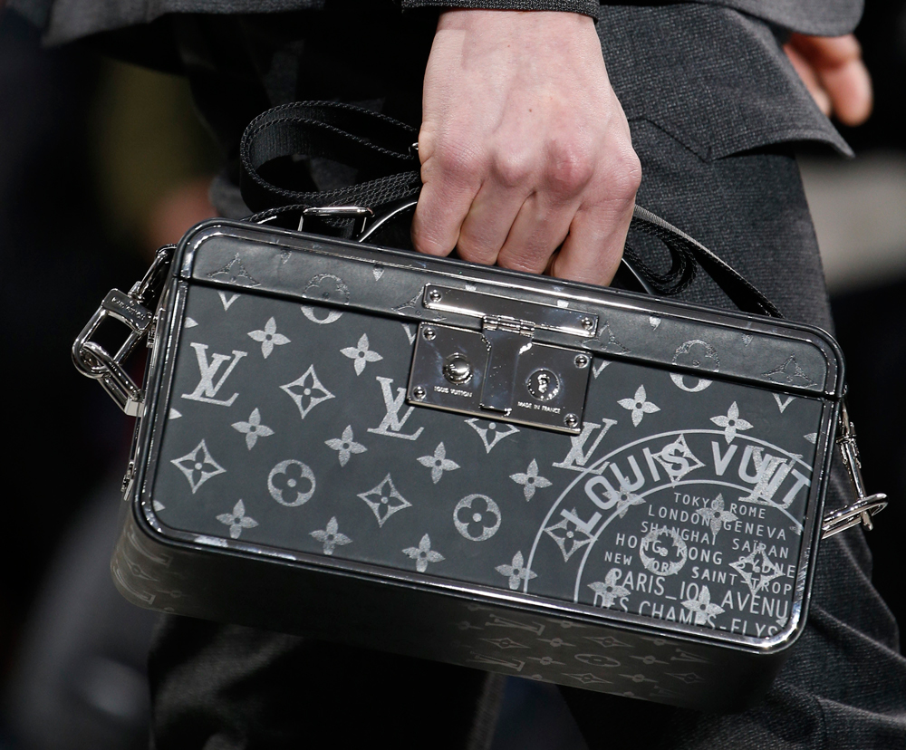 Louis Vuitton Men's Crossbody Bag Designer Brands | IQS Executive