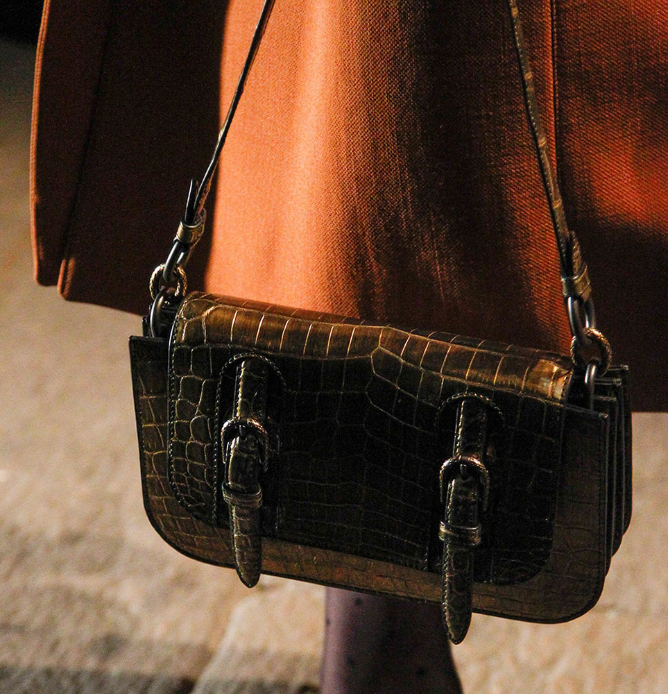Bottega Veneta Delights with Ultra-Luxe Fall 2017 Runway Bags for Both ...