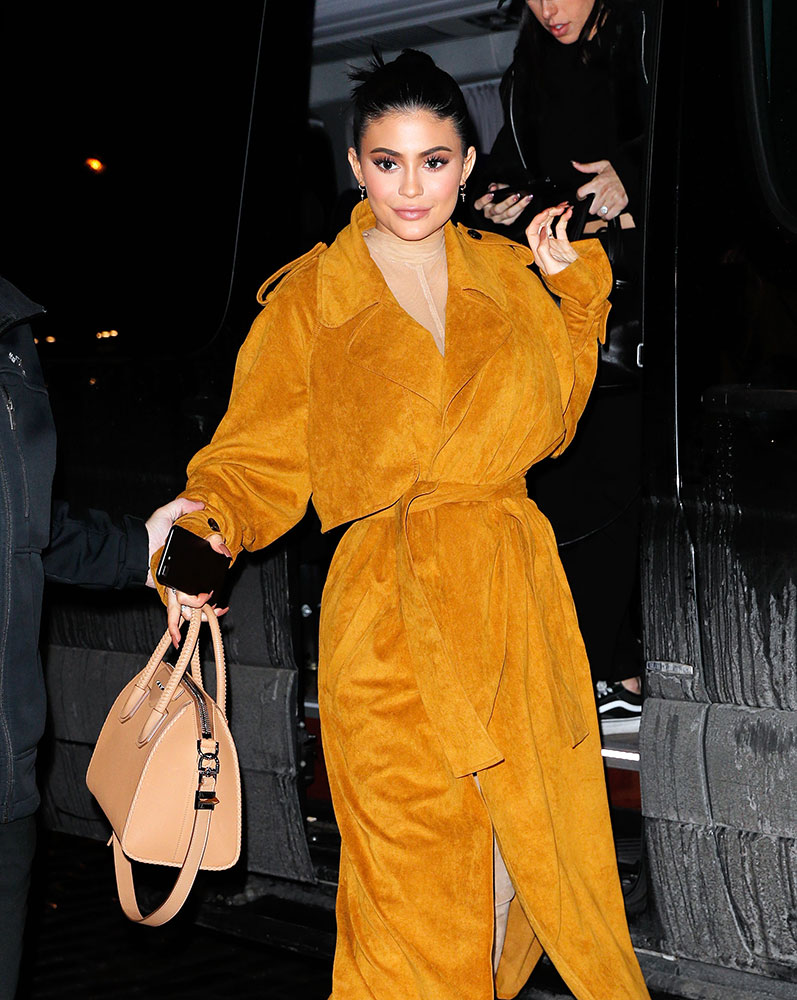 Kendall & Kylie Fly with Givenchy and Louis Vuitton - PurseBlog