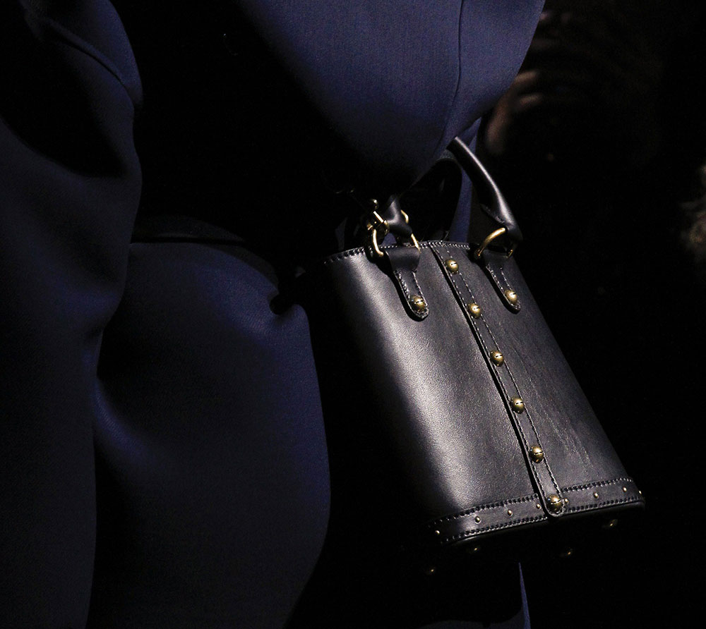 Dior’s Fall 2017 Runway Bags Were All Black or Navy Blue - PurseBlog