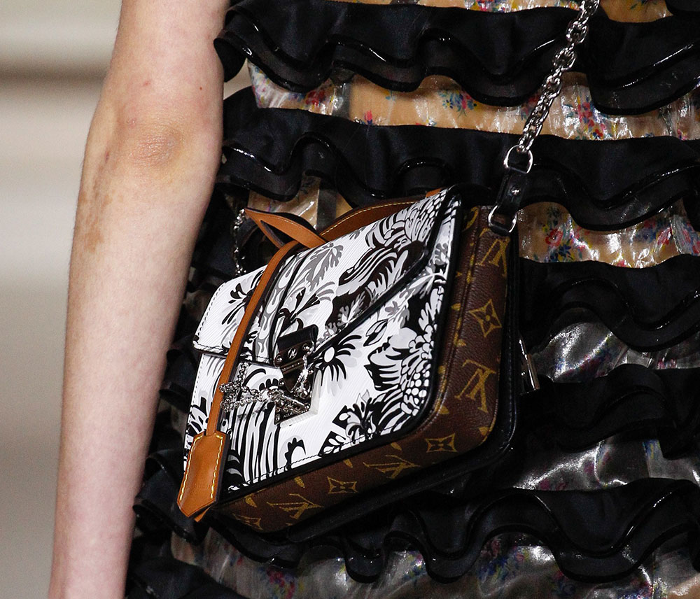 Regilla ⚜ Louis Vuitton  Fashion bags, Bags, Louis vuitton