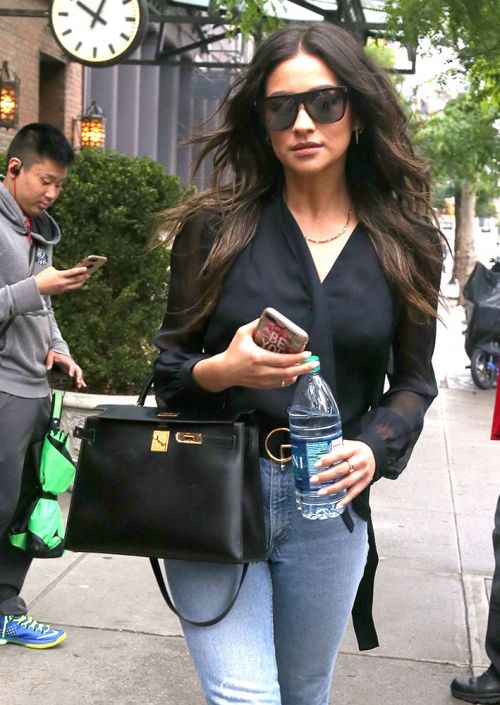 Today, Celebs Carry Alluring New Bags from Chanel, Louis Vuitton and ...