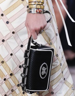 On Its Spring 2018 Runway, Bottega Veneta’s Bags Were Uncommonly ...