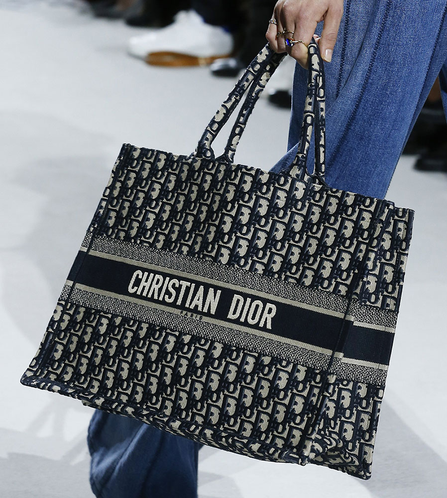 Dior’s Spring 2018 Runway Bags Continue the Brand’s New, Casual Vision ...