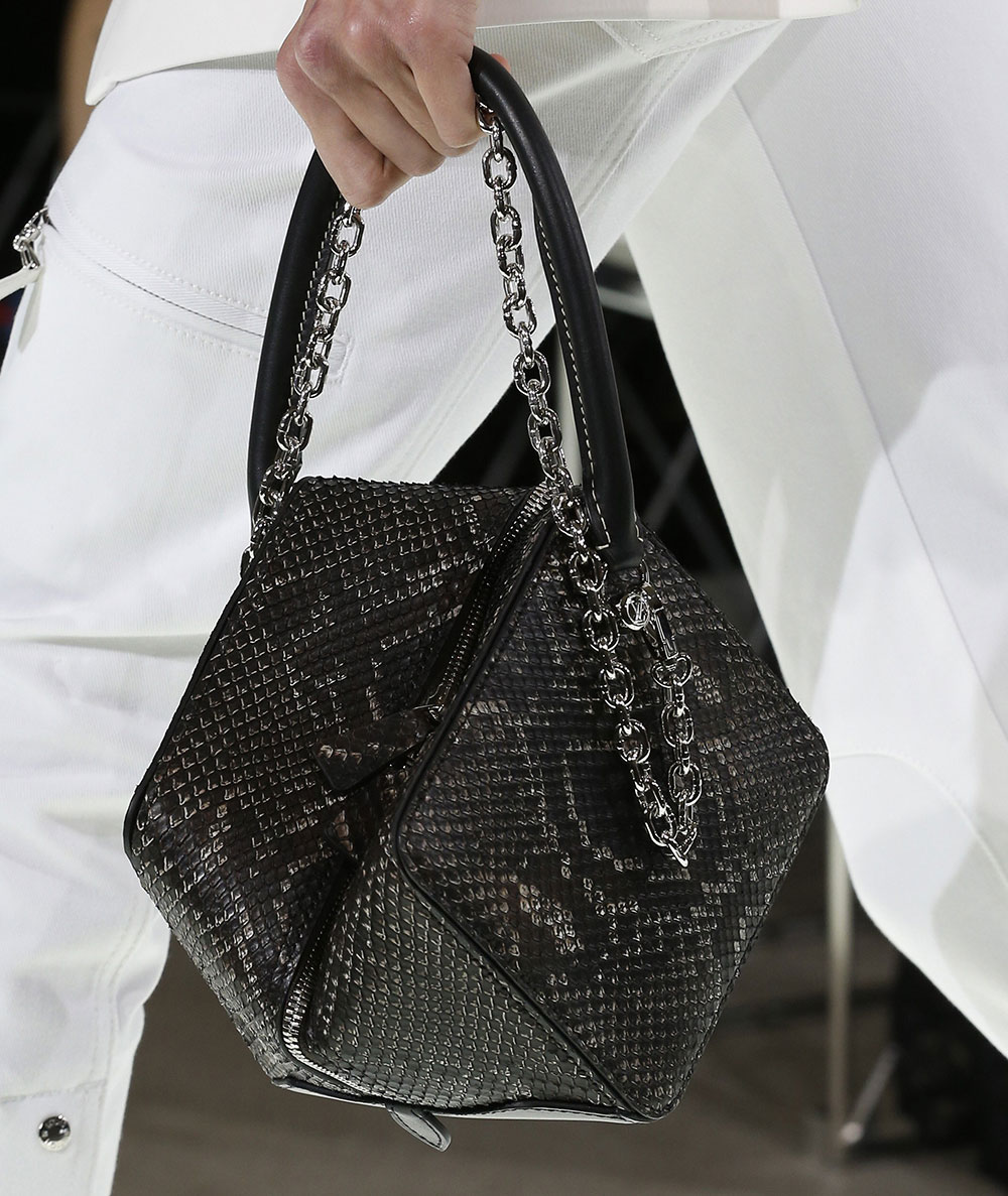 Introducing the Louis Vuitton Neo Alma in Monogram Empreinte - PurseBlog   Black louis vuitton bag, Louis vuitton bag outfit, Louis vuitton alma bag