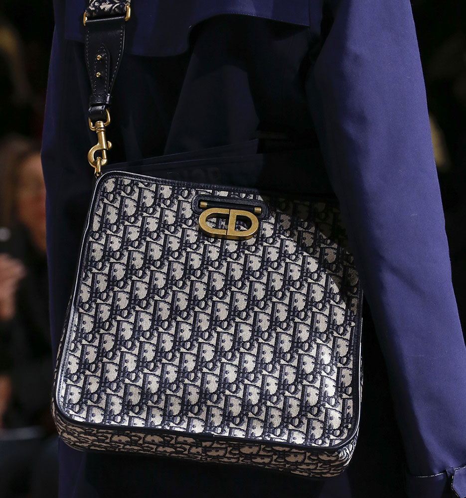 Dior's Iconic Saddle Bag is Coming Back, and More From the Brand's Fall  2018 Runway Show - PurseBlog