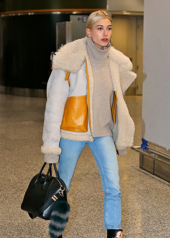 Star Style on X: Hailey Baldwin wearing Givenchy Antigona Small Bag in  Caramel #haileybaldwin   / X