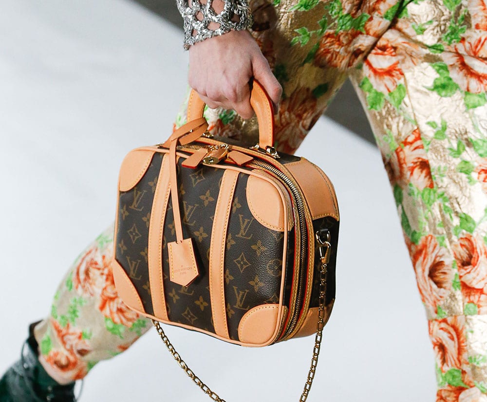 Louis Vuitton's Spring 2019 Show Explored All the Different Shapes a  Handbag Could Possibly Be - PurseBlog