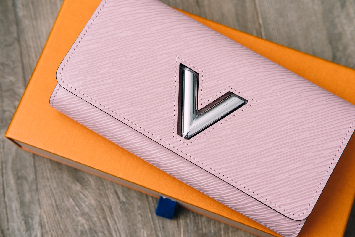 Shop Louis Vuitton EPI Leather Folding Wallets by Diana_A