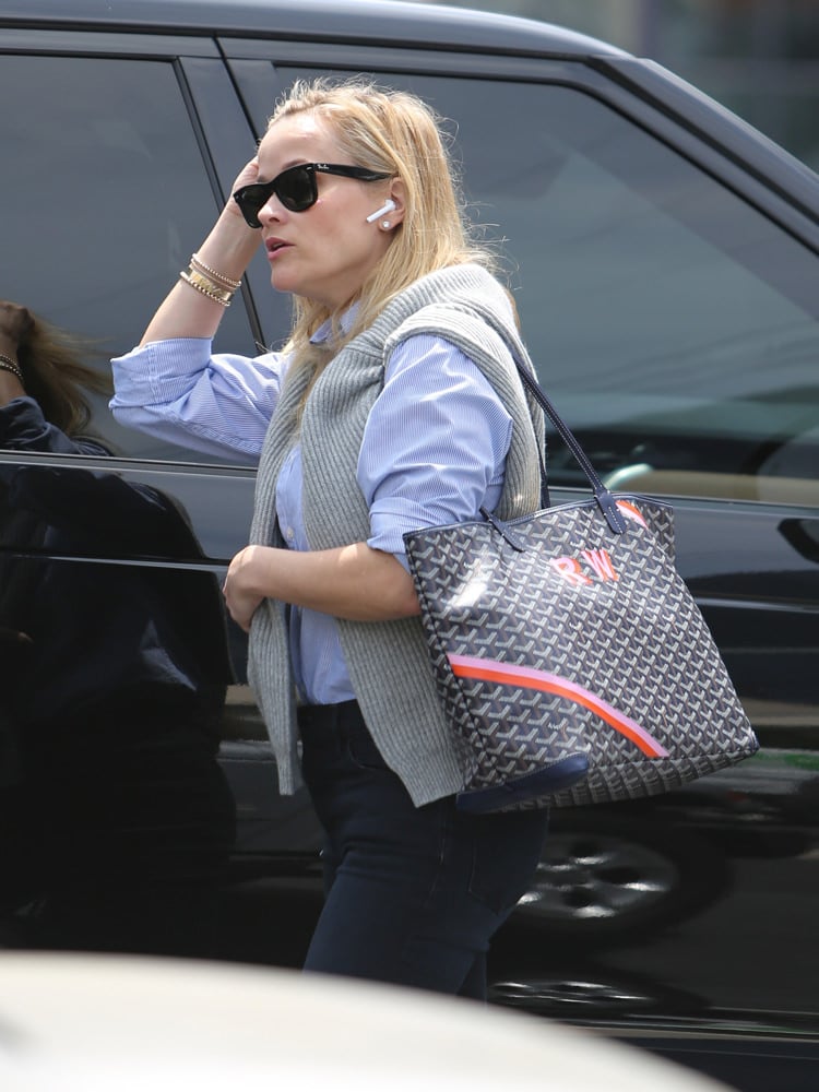Reese Witherspoon's Goyard Tote Is GIGANTIC! - Photos