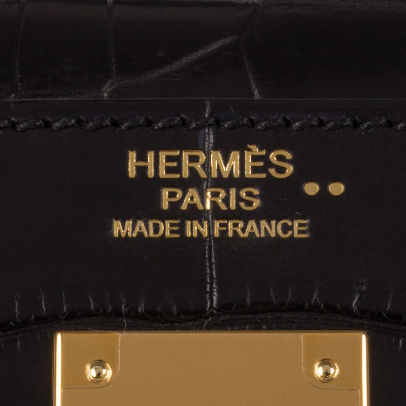 Hermes Gold” symbolises the imperial elegance.