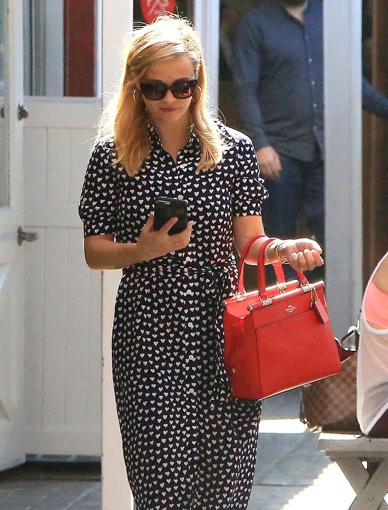 Just Can't Get Enough: Reese Witherspoon and Her Pink Handbags - PurseBlog