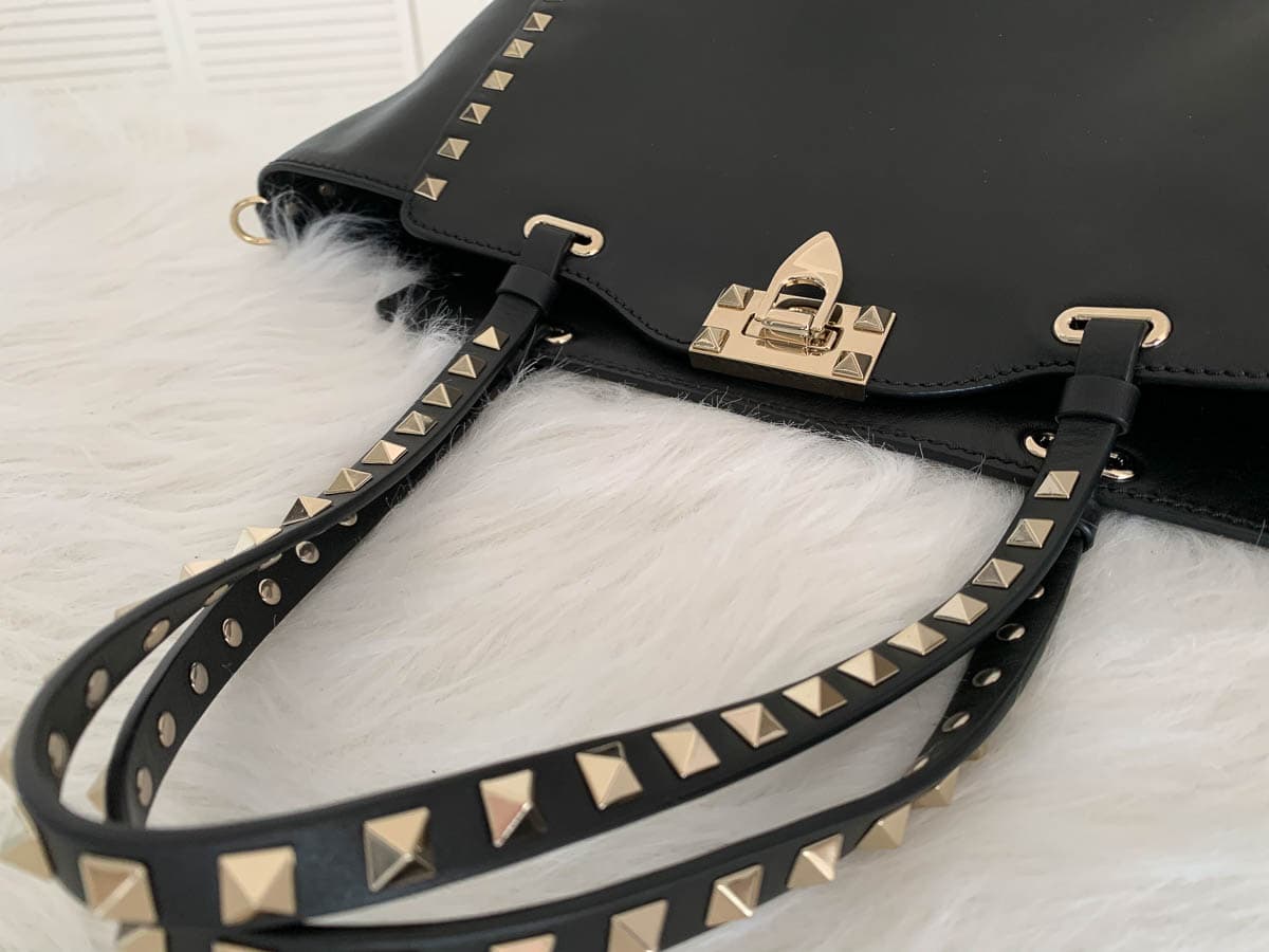 VALENTINO ROCKSTUD BAG REVIEW // Was it the perfect tote I hoped for? 