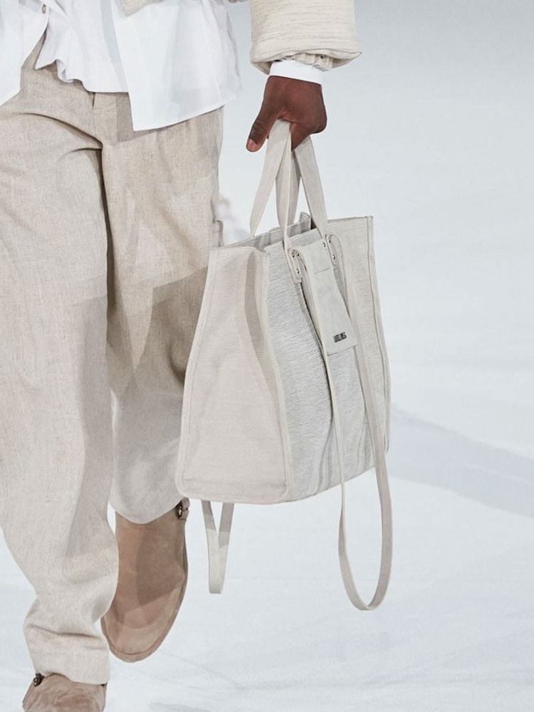 Models Wear Tiny Handbags on Their Fingers at Paris Fashion Week