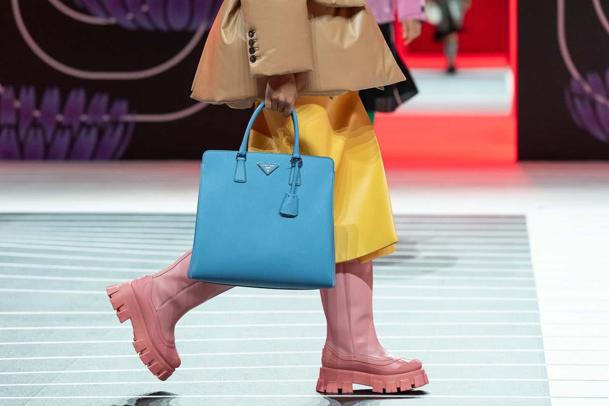 Confimed: literally every fashion girl owns this Prada bag in 2020