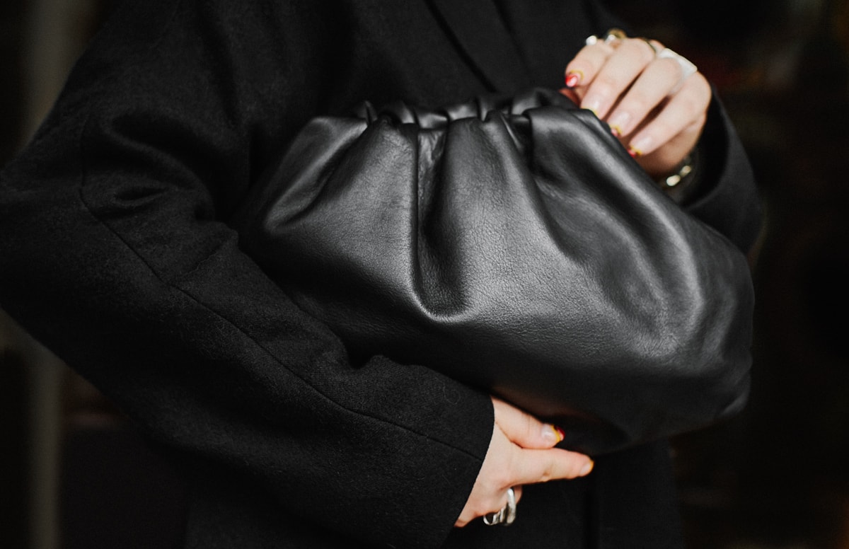 BOTTEGA VENETA mini pouch, worth it? #bottegaveneta #fashionreveiw
