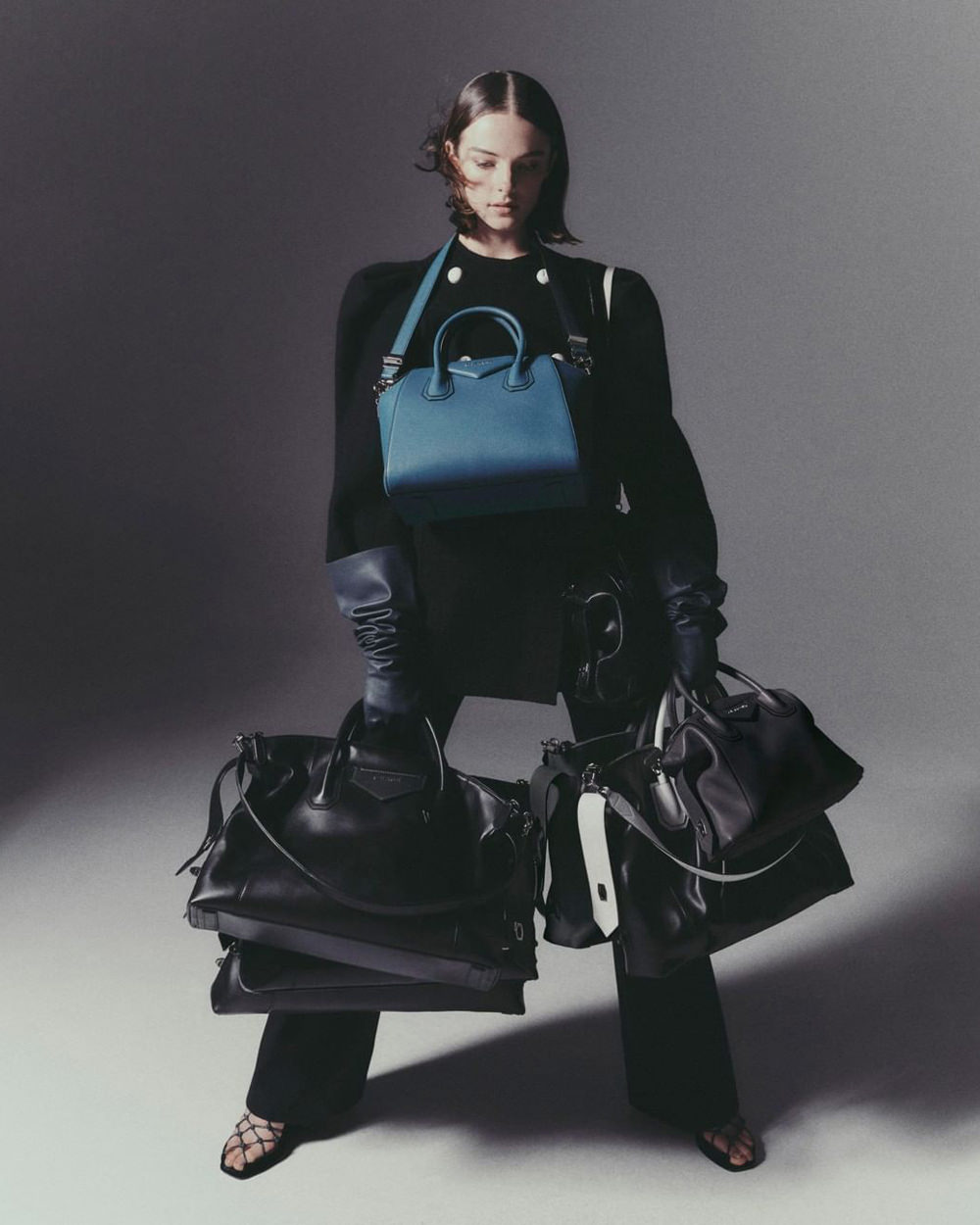 Givenchy Antigona Large Tote Bag in Blue