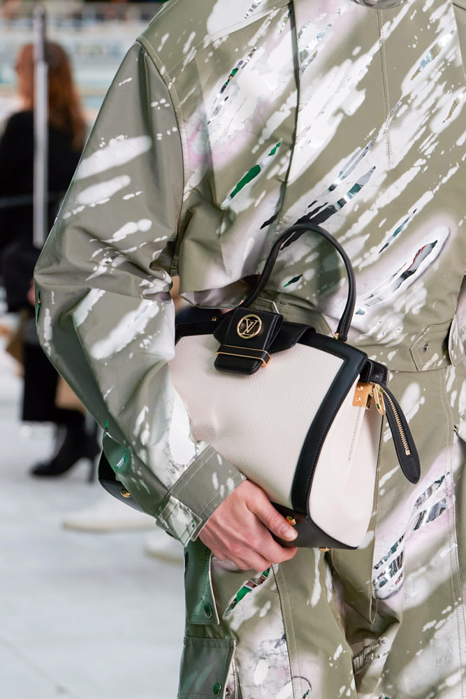 Louis Vuitton unveils its Spring-Summer 2021 campaign creatively directed  and shot by Nicolas Ghesquière - Numéro Netherlands