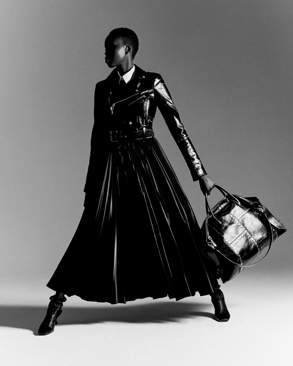 Givenchy Black Medium Antigona Soft Lock Shoulder Bag Givenchy