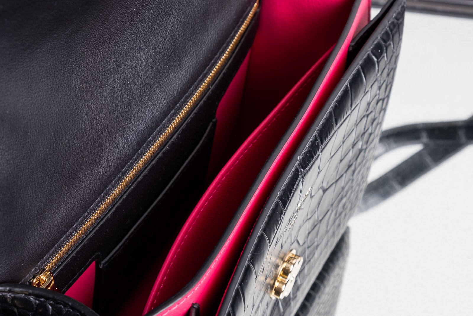 Louis Vuitton Expands its Leather Legacy in Las Vegas - DuJour