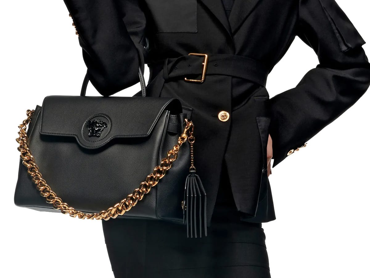Versace - The new bag to know - #VersaceLaGrecaSignature tote bags