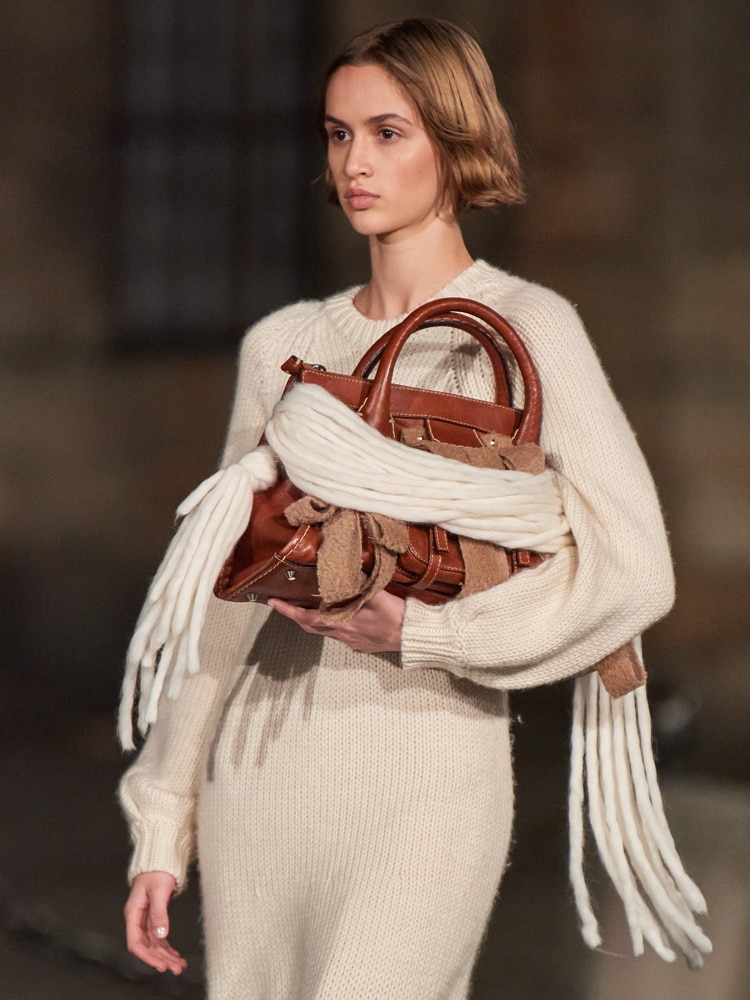 Gabriela Hearst Makes Her Runway Debut at Chloé’s Fall 2021 Show ...