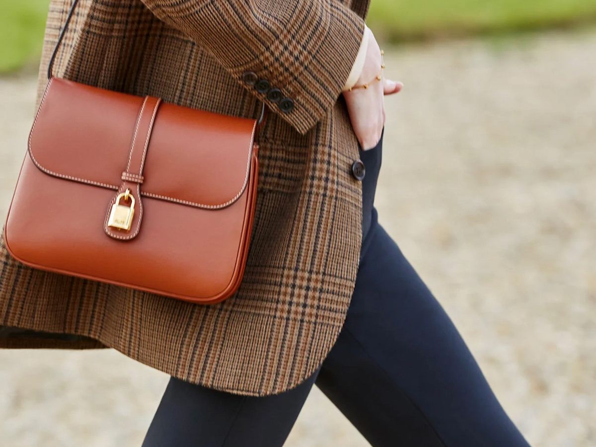 All about the CELINE TABOU BAG - What fits, first impression, mod