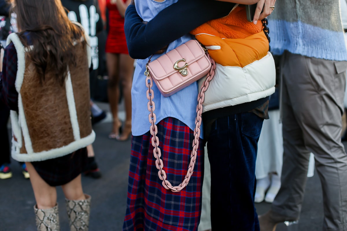 Models Carry Gucci, Hermès and Chanel During NYFW Prep - PurseBlog
