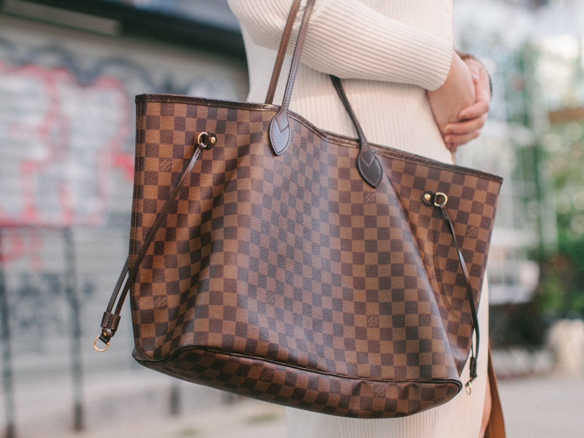The Ultimate Bag Guide: The Louis Vuitton Neverfull Tote - PurseBlog
