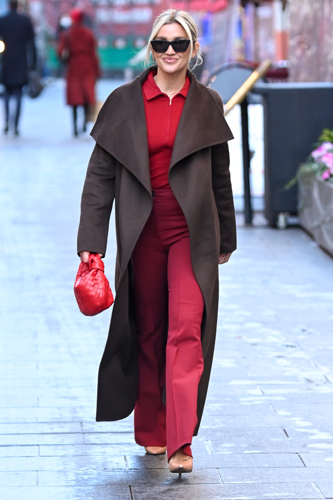 Bottega Veneta Large Bv Jodie Shoulder Bag in Red