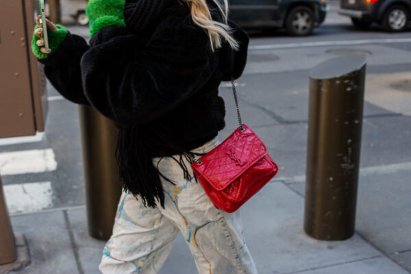 can-red-function-as-a-neutral-purseblog